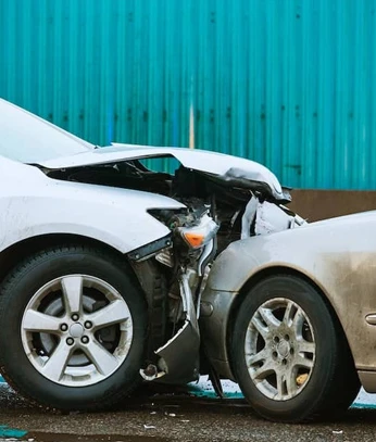 Head-on collision accident